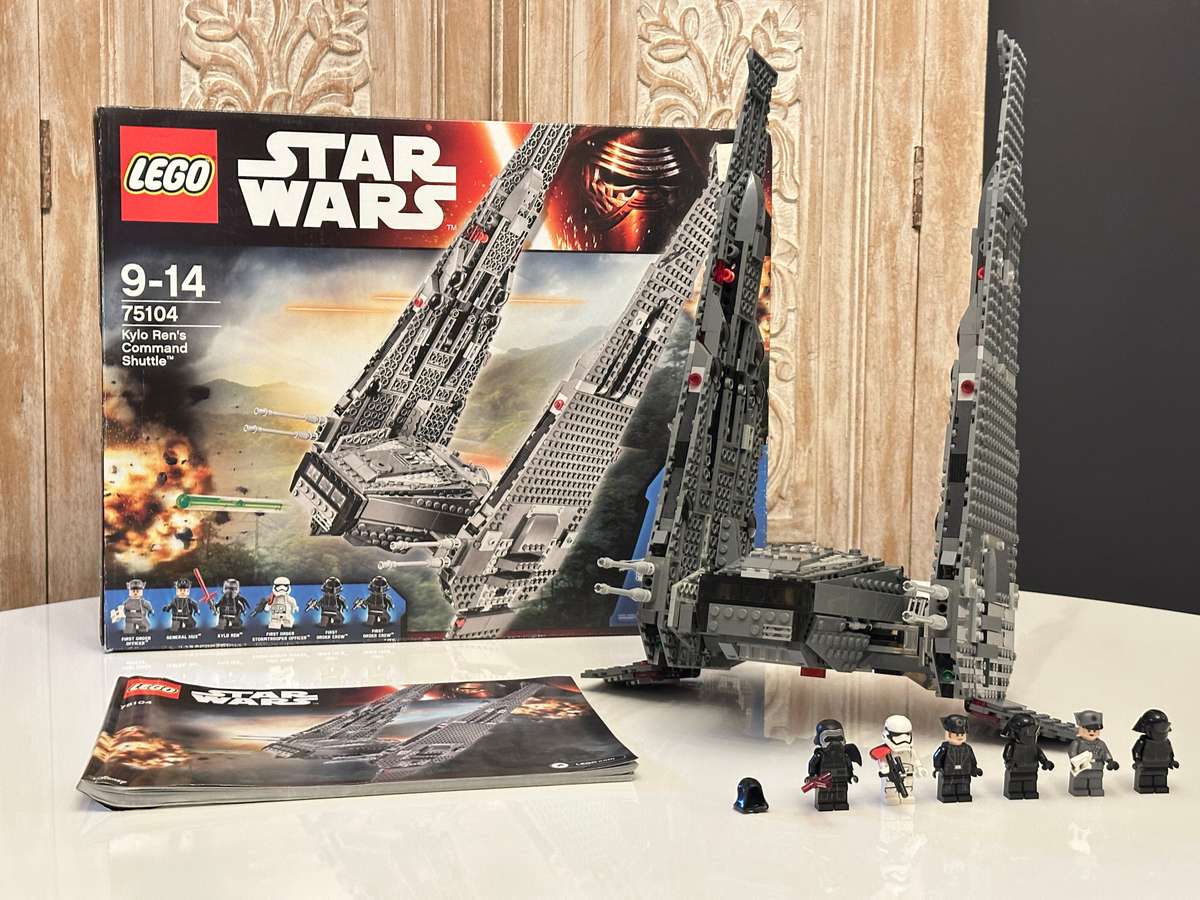 LEGO STAR WARS Kylo Rens Command Shuttle Collectable - LARGE