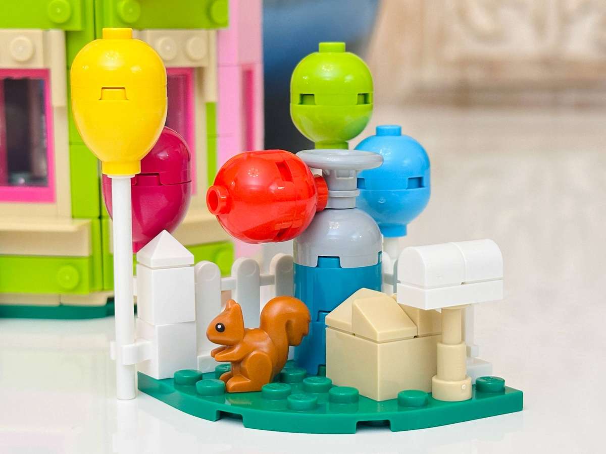 Lego Iconic Disney Up House Collectable Set with Original Box