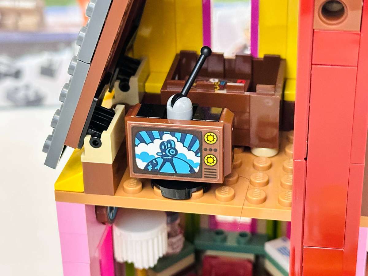 Lego Iconic Disney Up House Collectable Set with Original Box