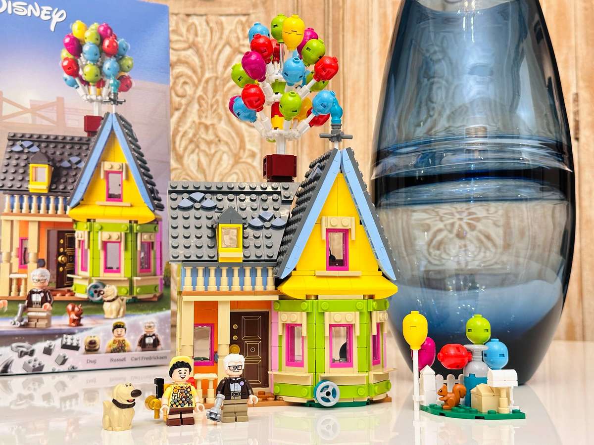 Lego Iconic Disney Up House Collectable Set with Original Box