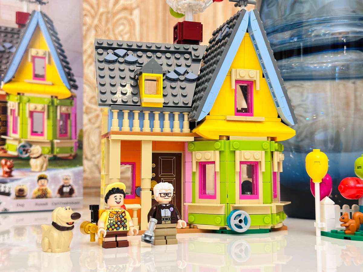 Lego Iconic Disney Up House Collectable Set with Original Box