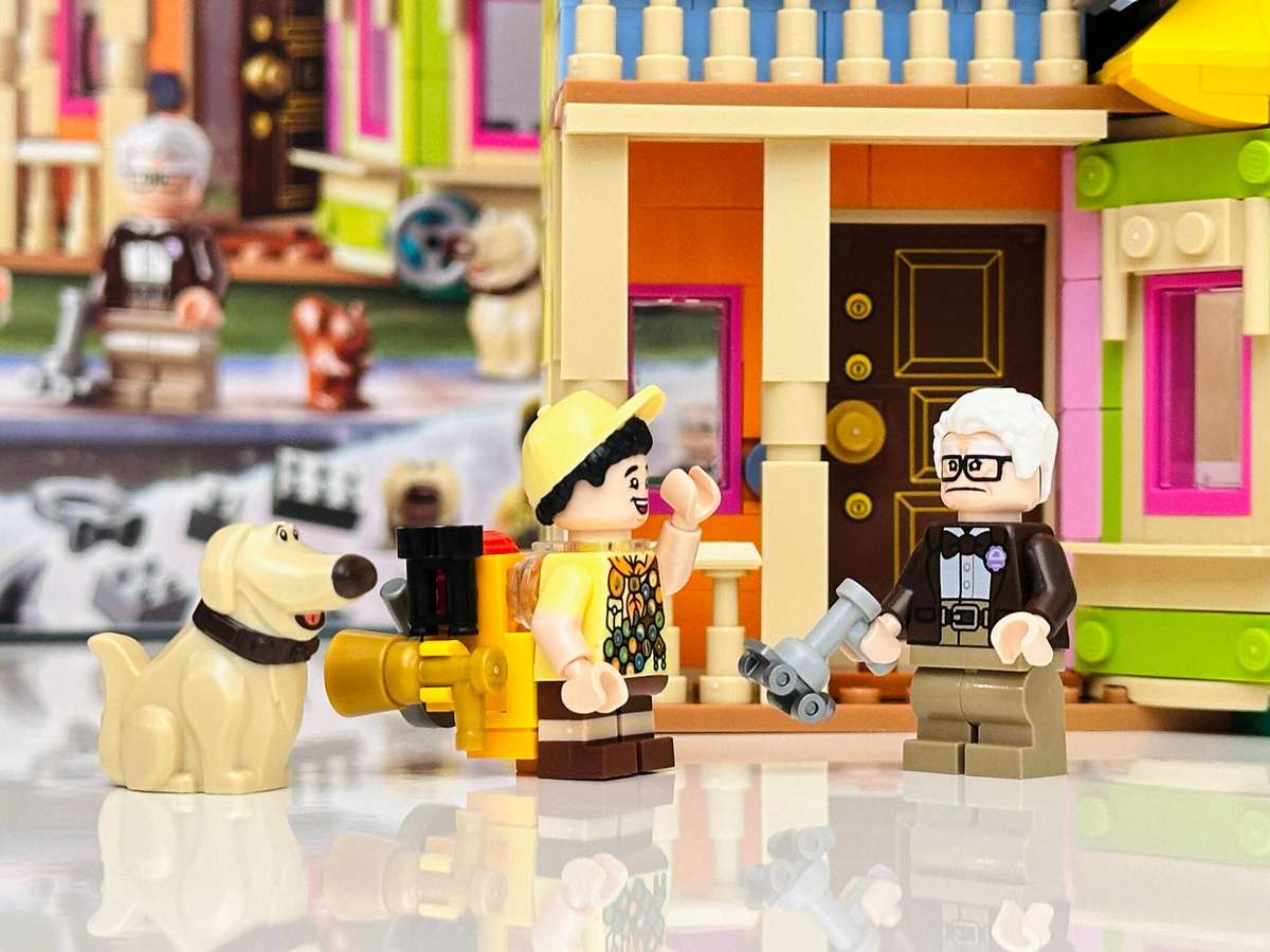 Lego Iconic Disney Up House Collectable Set with Original Box