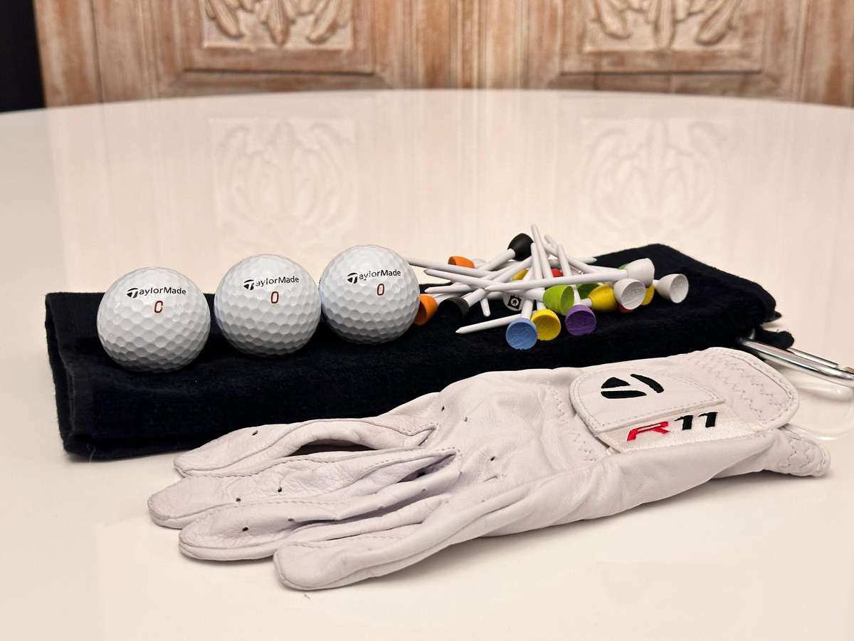 TaylorMade R11 Golf Glove / Gary Player towel & Golf Selection