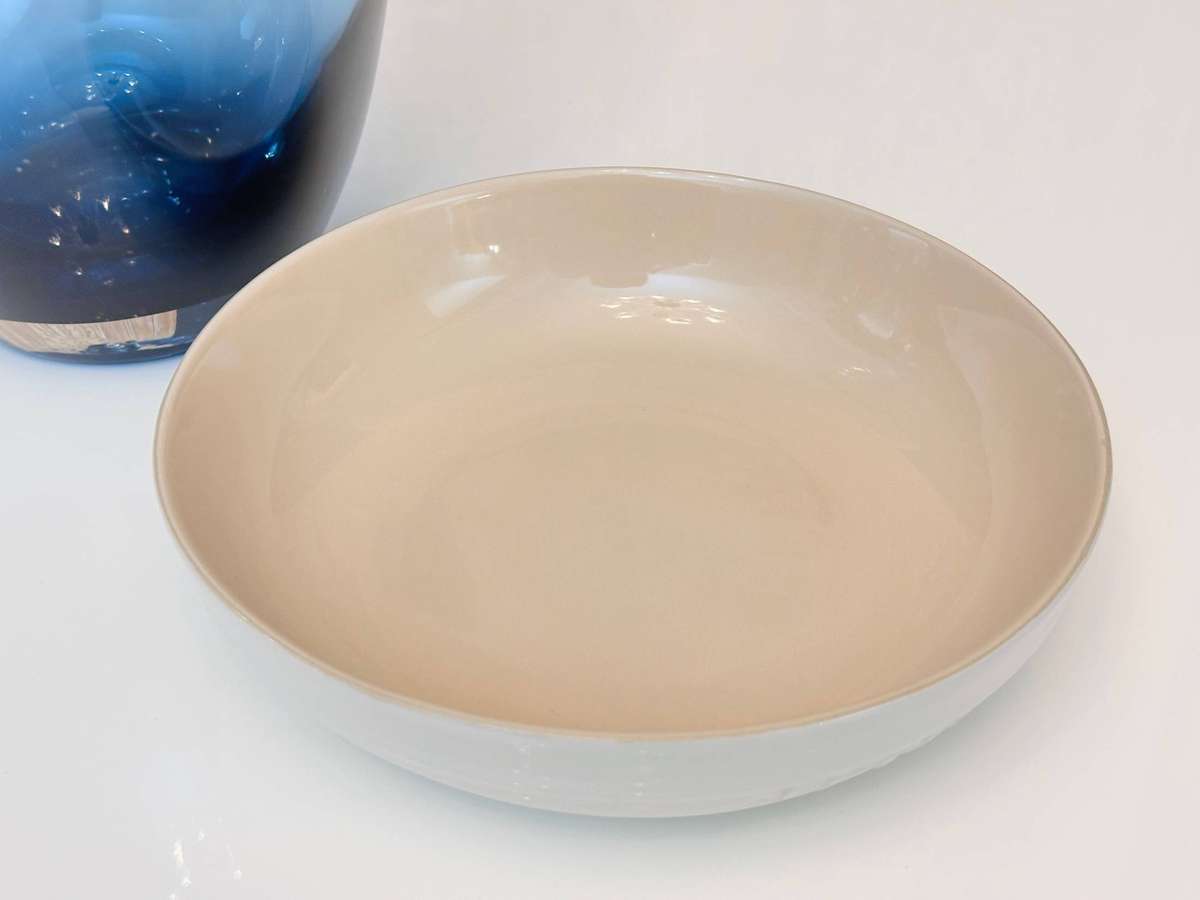 Le Creuset Signature Stoneware Round Deep Dish with Original Box