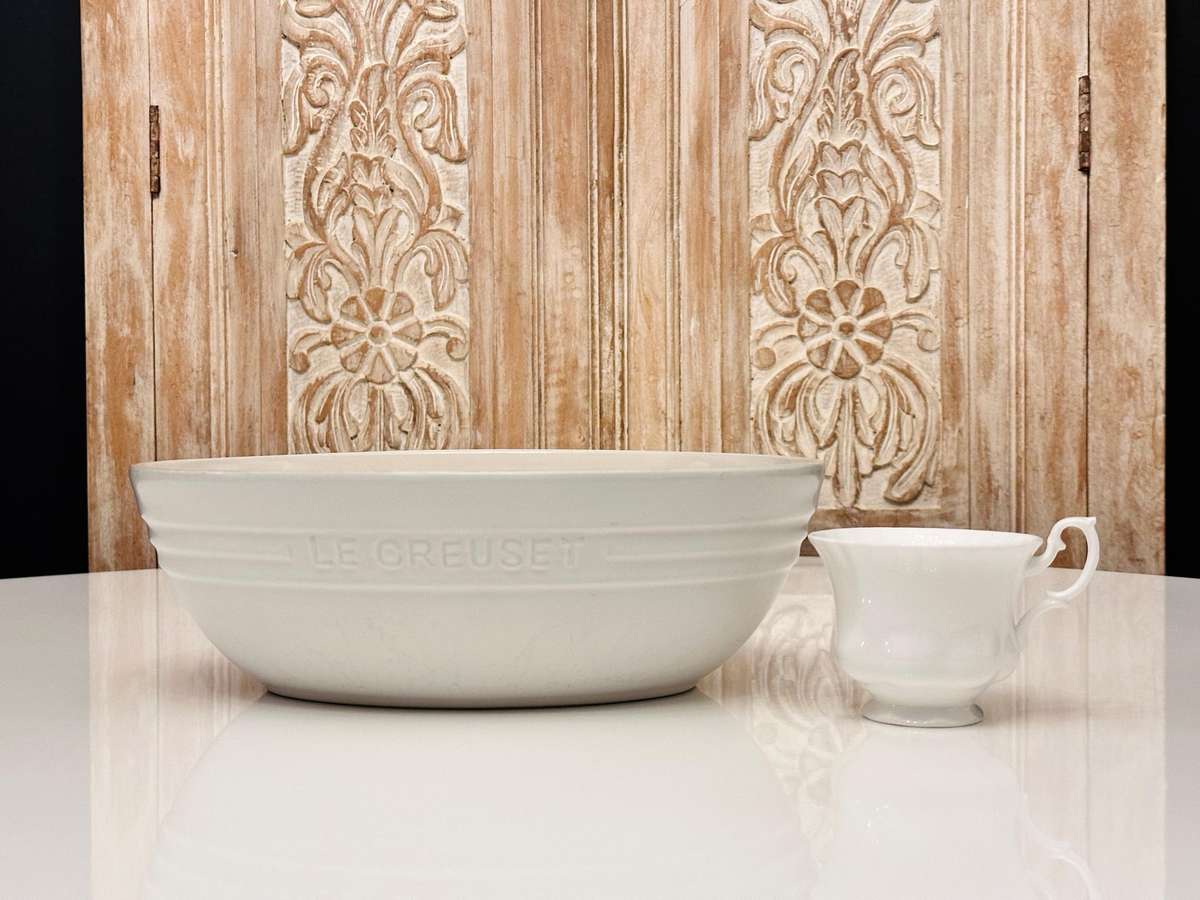 Le Creuset Stoneware Large Oval Bowl