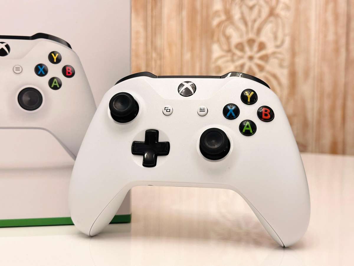 Xbox One Wireless Bluetooth Controller with Original Box