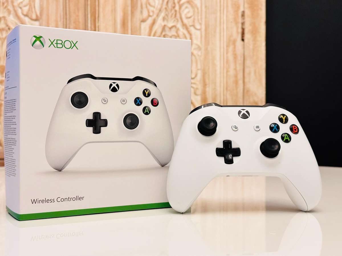 Xbox One Wireless Bluetooth Controller with Original Box