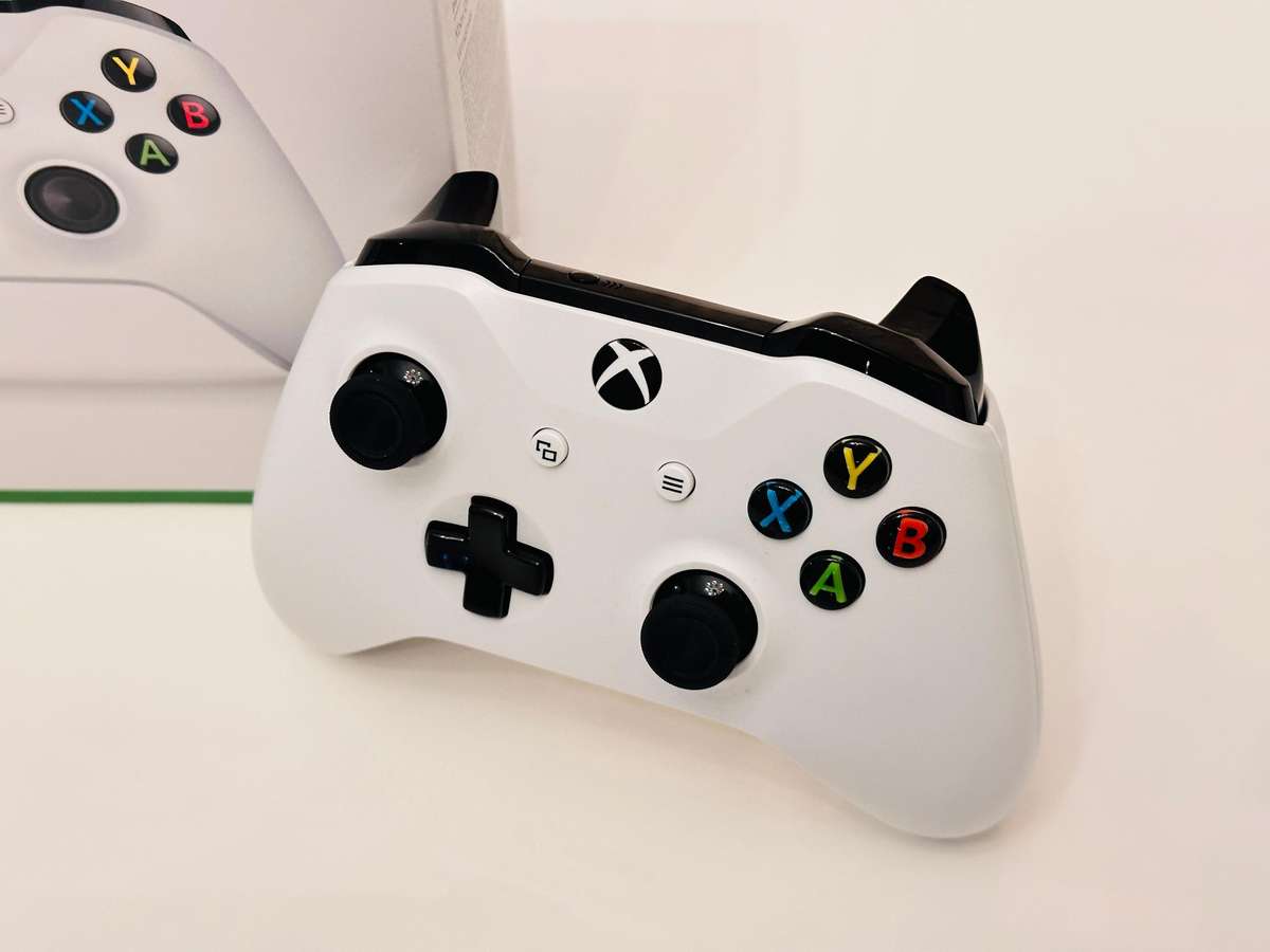 Xbox One Wireless Bluetooth Controller with Original Box