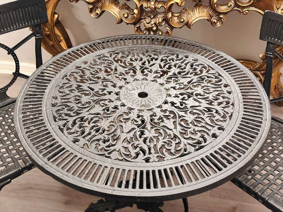 Exquisite Vintage Victorian Cast Iron Table & Chairs