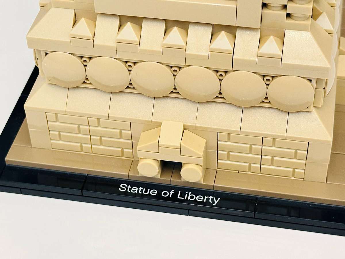 Lego Iconic Statue of Liberty Architecture Collectable Set