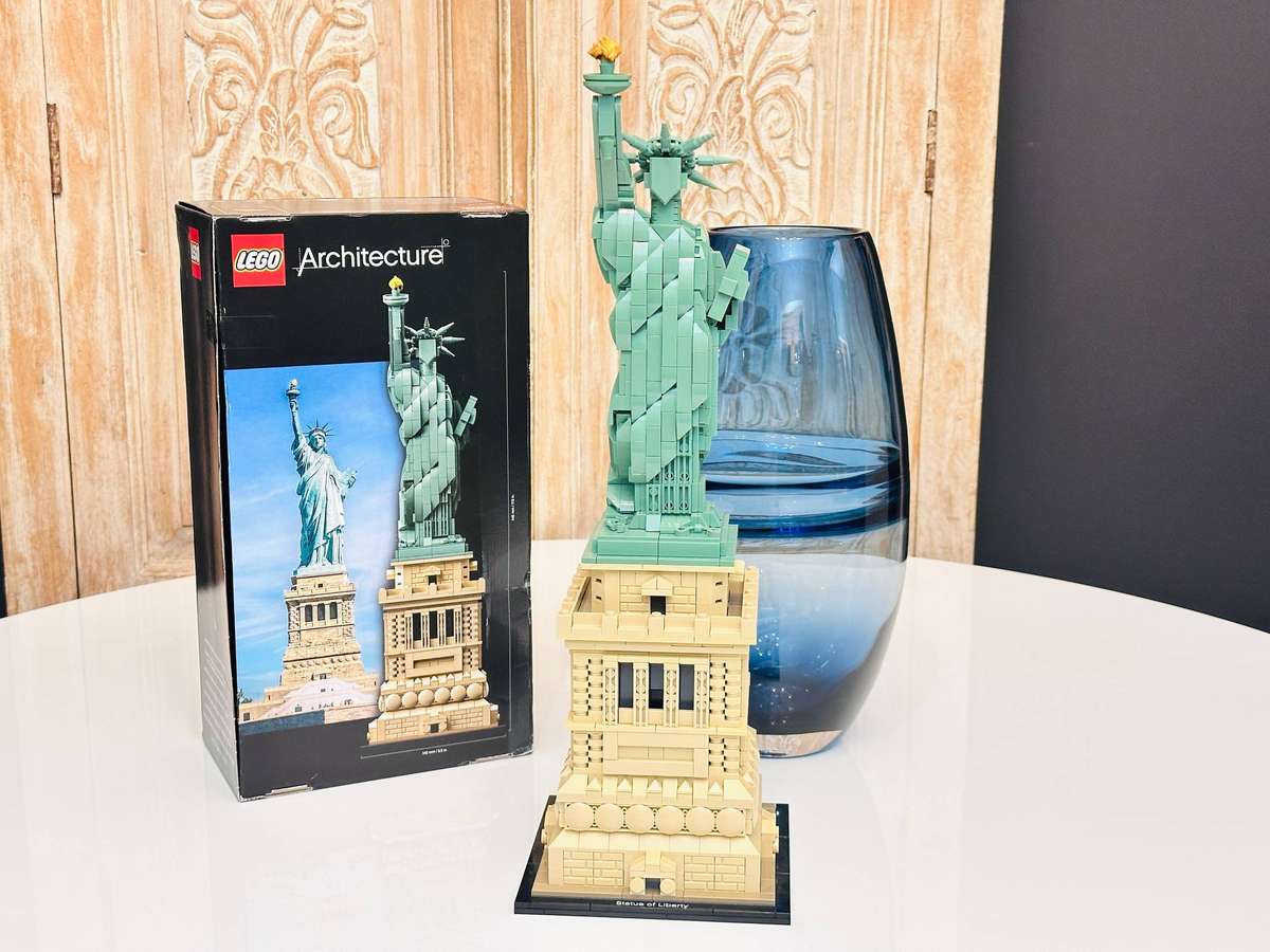 Lego Iconic Statue of Liberty Architecture Collectable Set