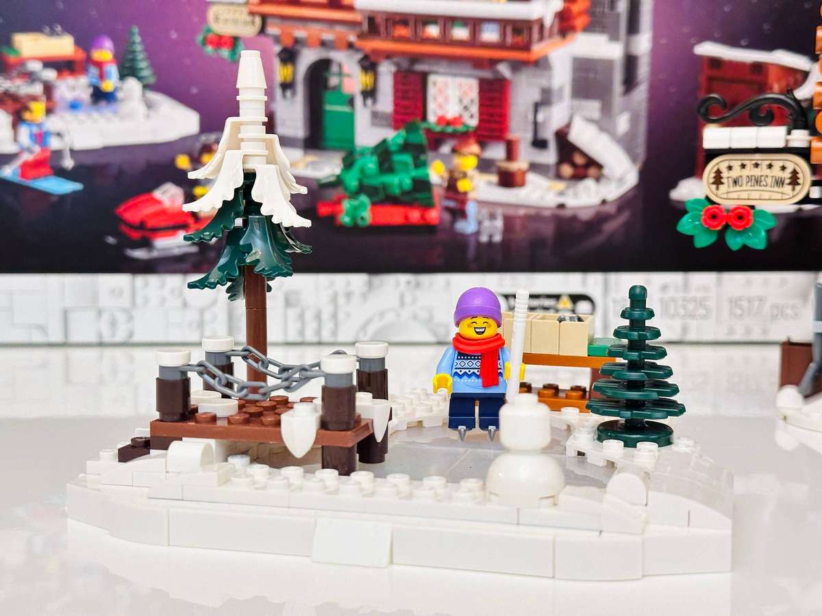 Lego Icons Alpine Lodge Large Retired Collectable Set with Original Box