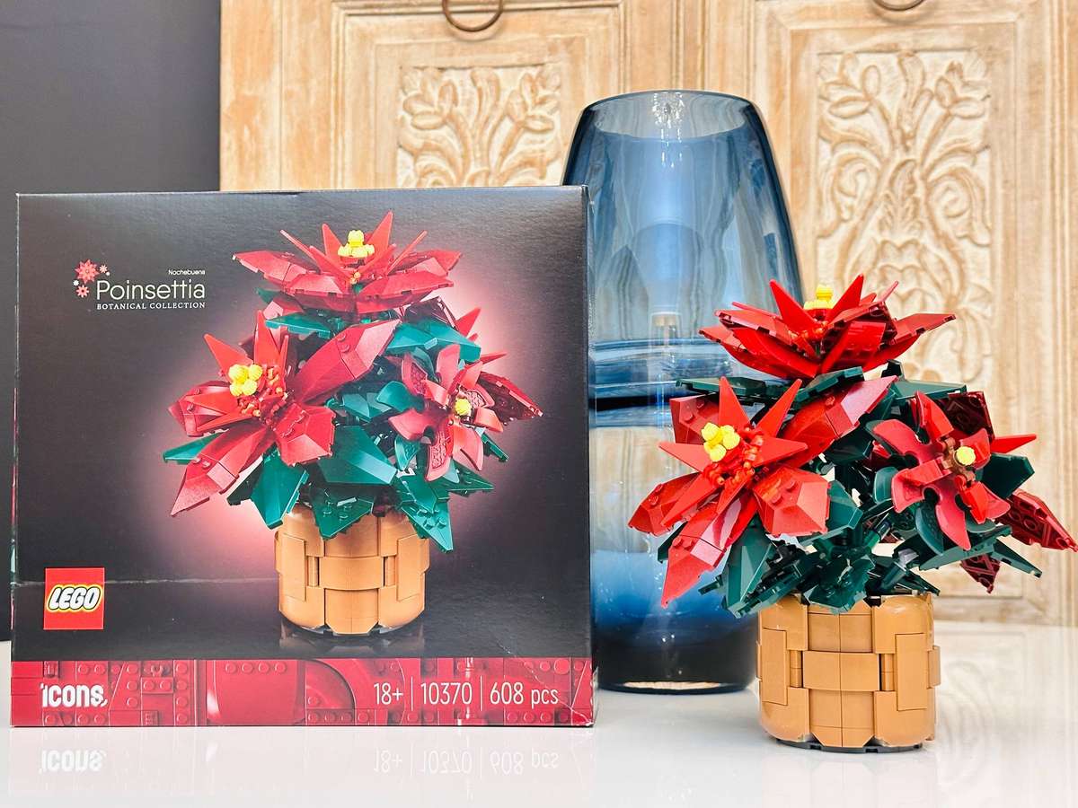 Lego Exclusive Poinsettia Collectable Set with Original Box