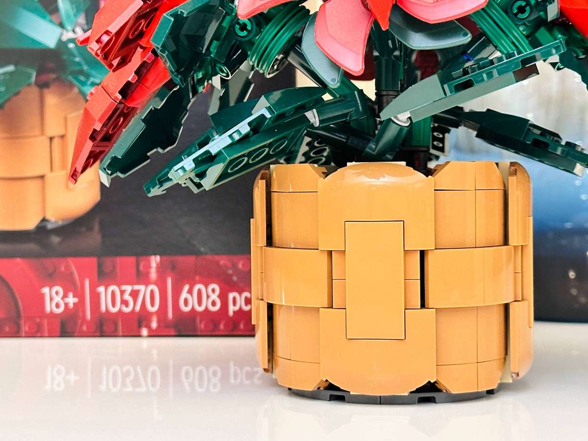 Lego Exclusive Poinsettia Collectable Set with Original Box
