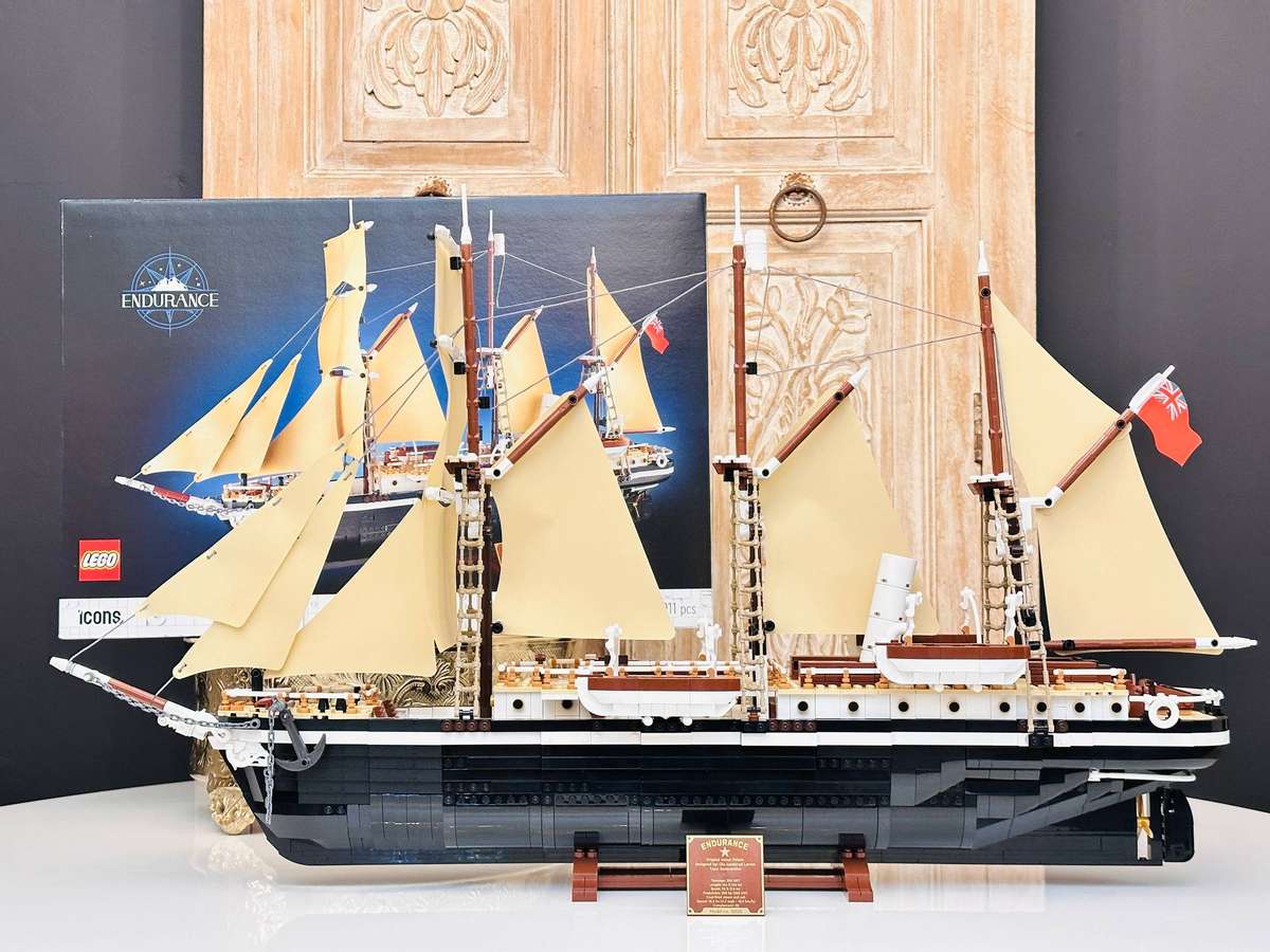 Lego Iconic Endurance Large 80cm Collectable Ship Model with Original Box 3011pcs
