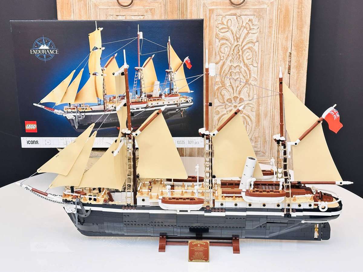 Lego Iconic Endurance Large 80cm Collectable Ship Model with Original Box 3011pcs