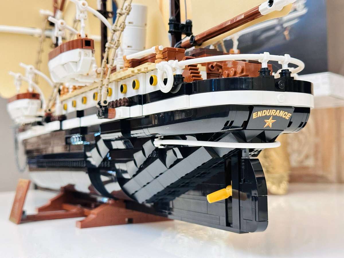 Lego Iconic Endurance Large 80cm Collectable Ship Model with Original Box 3011pcs
