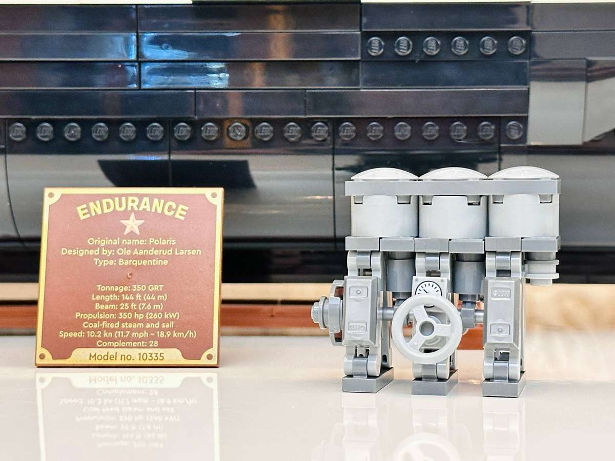 Lego Iconic Endurance Large 80cm Collectable Ship Model with Original Box 3011pcs
