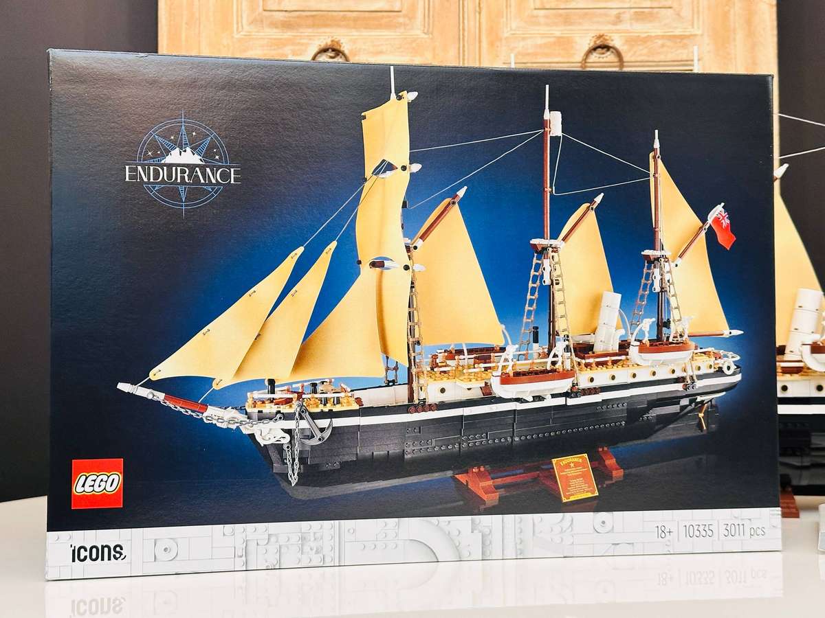 Lego Iconic Endurance Large 80cm Collectable Ship Model with Original Box 3011pcs