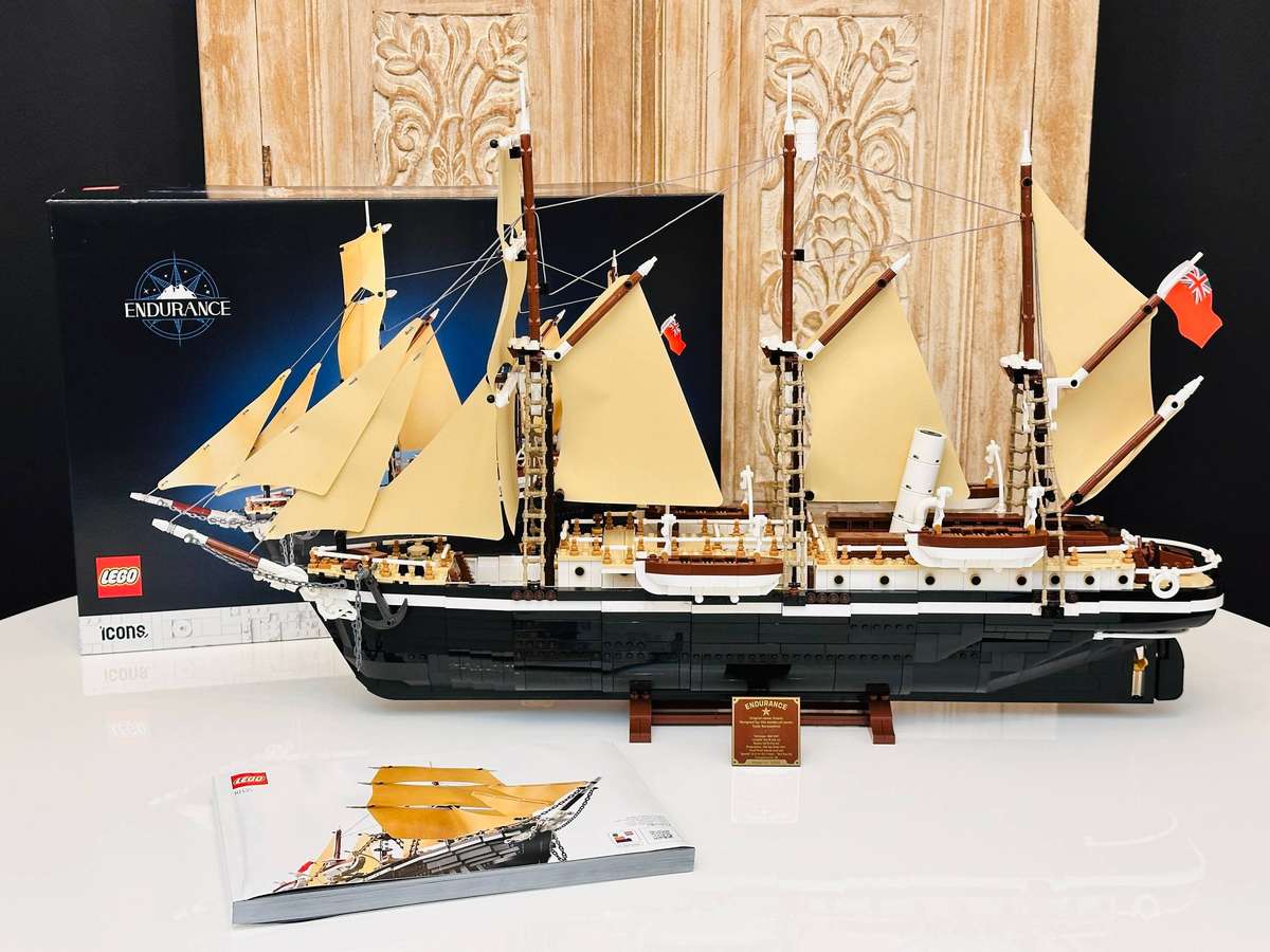 Lego Iconic Endurance Large 80cm Collectable Ship Model with Original Box 3011pcs