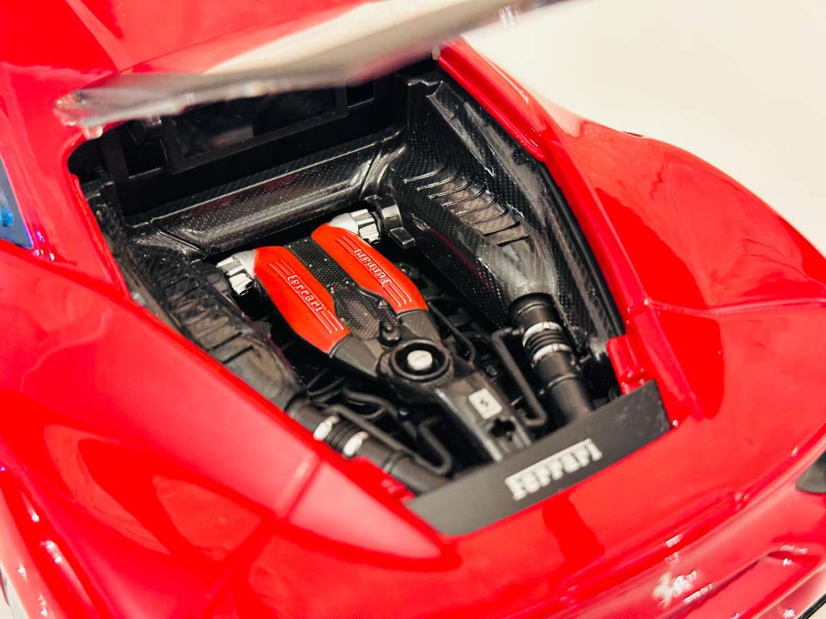 FERRARI 488 GTB 1:18 Model Collectable in Original Box