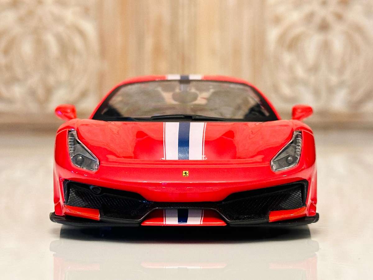 FERRARI 488 PISTA 1:24 Model Collectable in Original Box