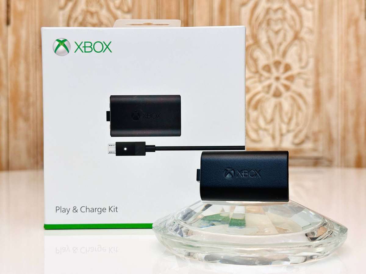 Xbox One Controller Rechargeable Battery Set with Original Box