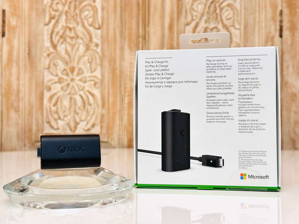 Xbox One Controller Rechargeable Battery Set with Original Box