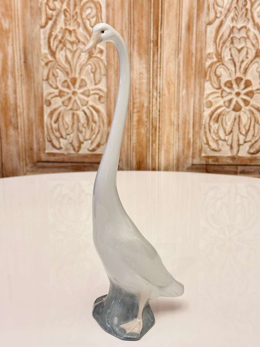 LLADRO Nao Exquisite Large Retired Collectable