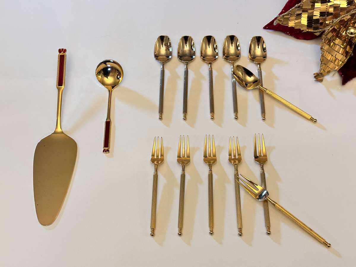 EETRITE Royal Albert Heirloom Cake Lifter / Sugar Spoon with Tea Spoon & Cake Fork Set