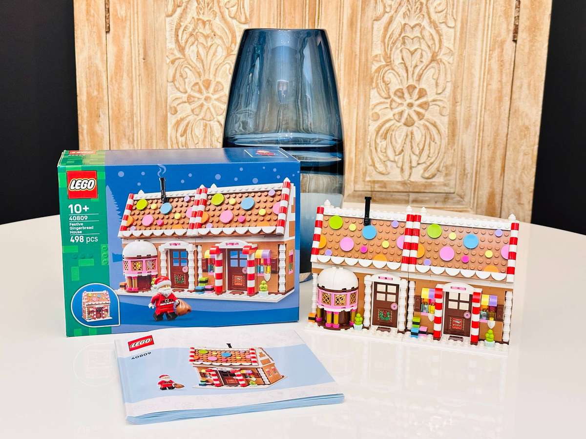 Lego Iconic Ginger Bread House Collectable Set with Original Box