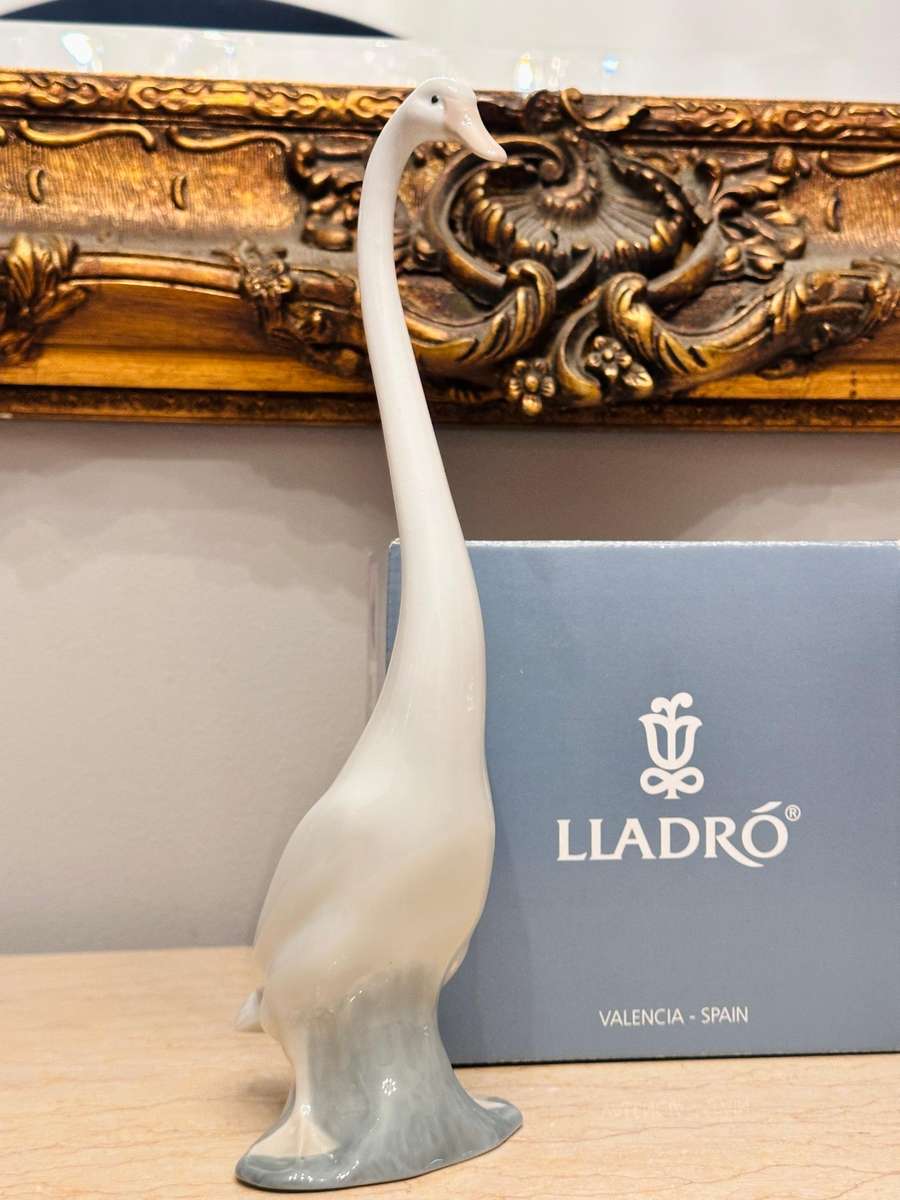 LLADRO Nao Exquisite Large Retired Collectable