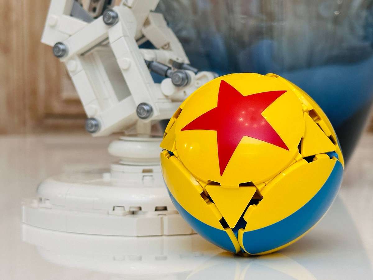 Lego Iconic Disney Pixar Luxo Jr Collectable Set with Original Box
