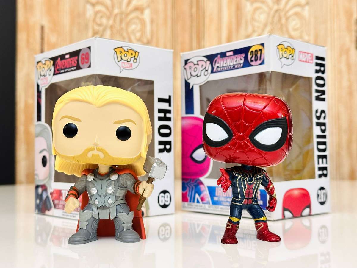 Marvel Avengers Thor & Iron Spider Retired Collectable Set