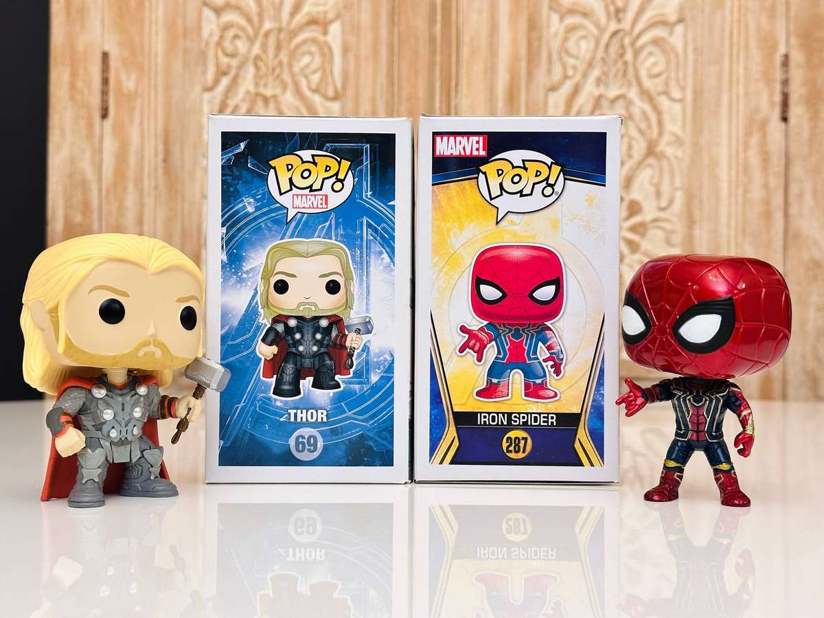 Marvel Avengers Thor & Iron Spider Retired Collectable Set