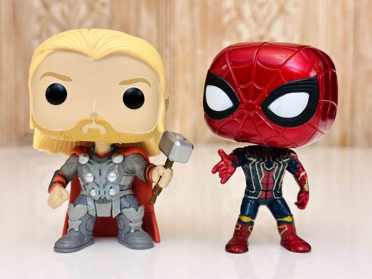 Marvel Avengers Thor & Iron Spider Retired Collectable Set