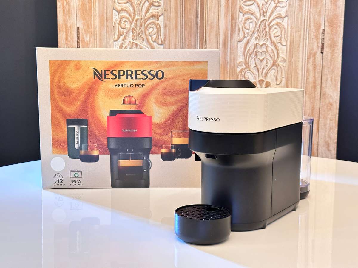 NESPRESSO Vertuo Coffee Machine - Immaculate