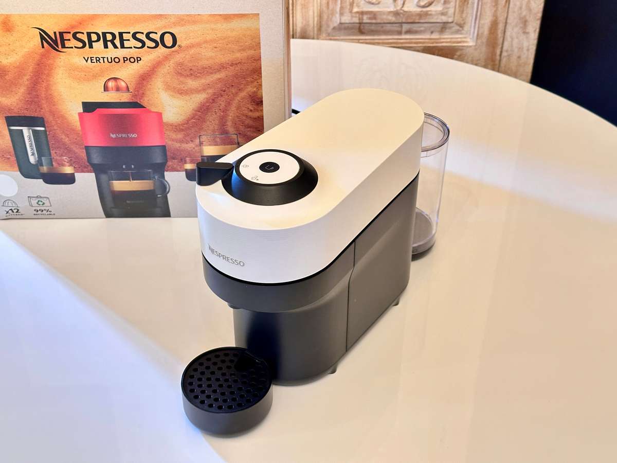 NESPRESSO Vertuo Coffee Machine - Immaculate