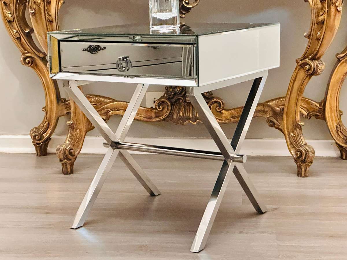 Exquisite Mirrored Statement Table