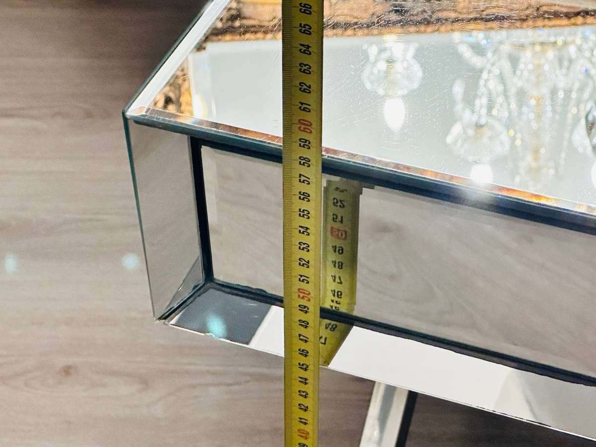 Exquisite Mirrored Statement Table