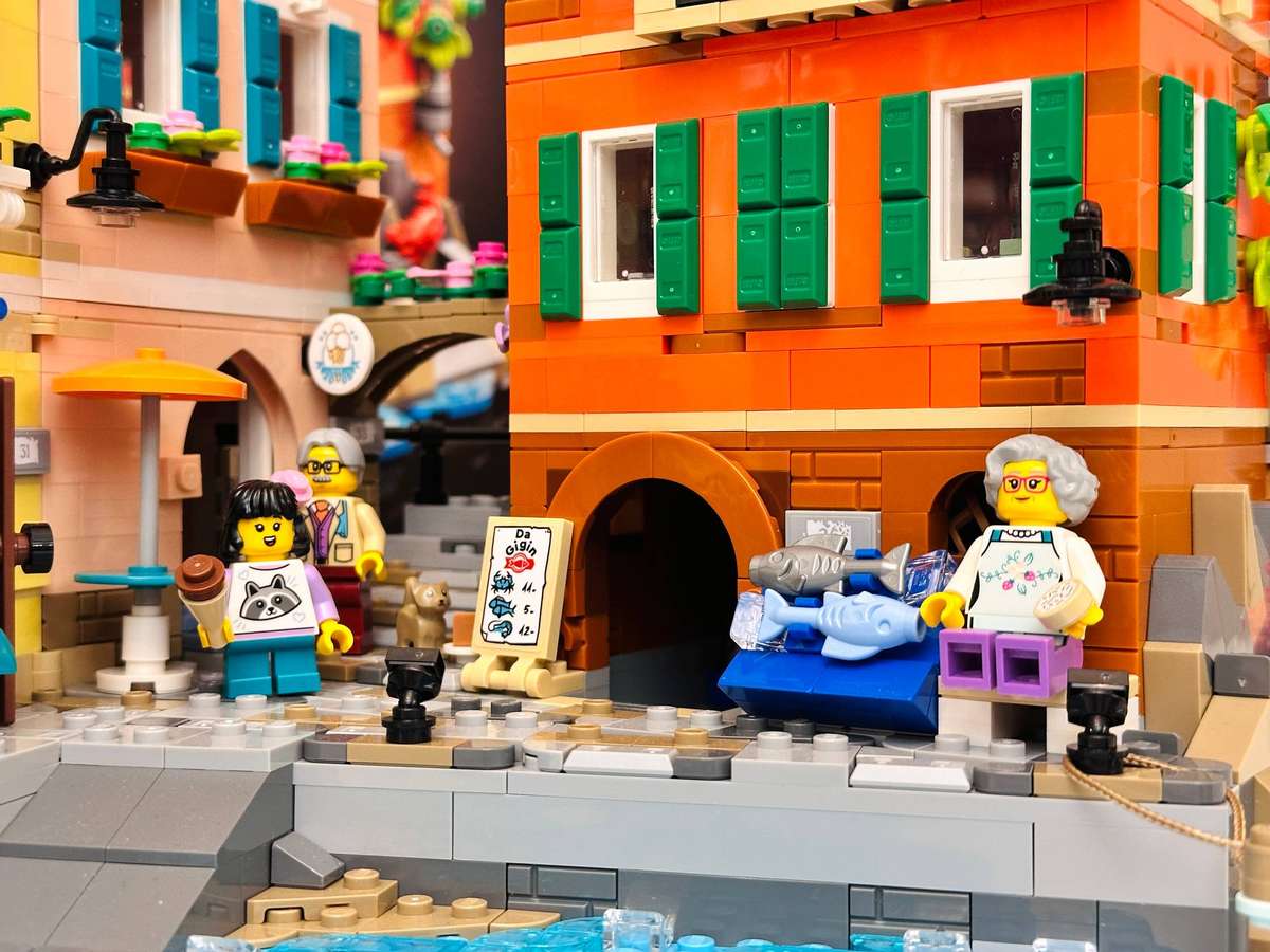 Lego Iconic Italian Riviera Large Collectable Set with Original Box 3251pcs