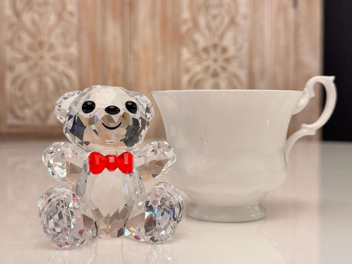 Swarovski Exquisite Large Retired 25th Anniversary Collectable