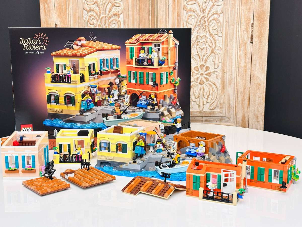 Lego Iconic Italian Riviera Large Collectable Set with Original Box 3251pcs