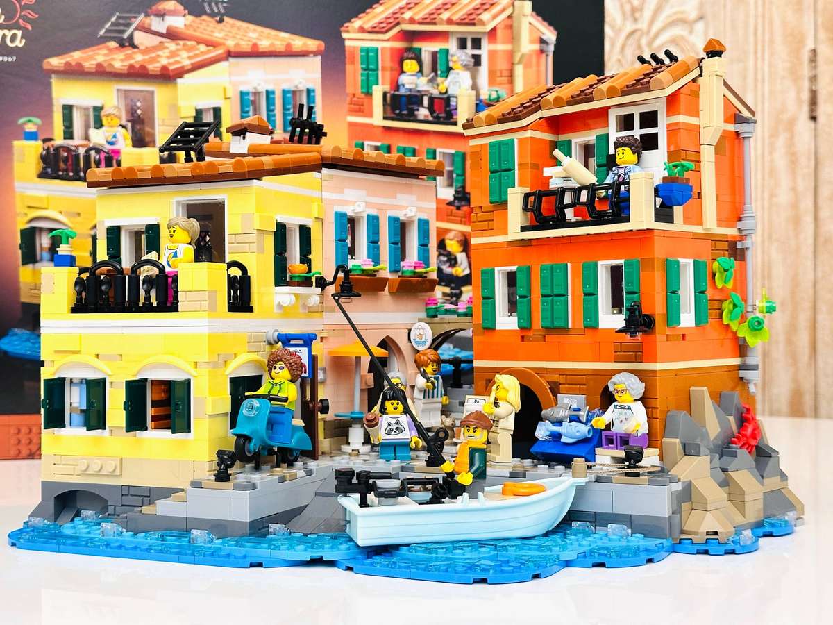 Lego Iconic Italian Riviera Large Collectable Set with Original Box 3251pcs
