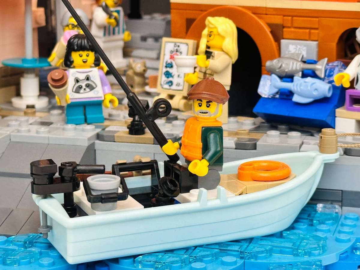 Lego Iconic Italian Riviera Large Collectable Set with Original Box 3251pcs