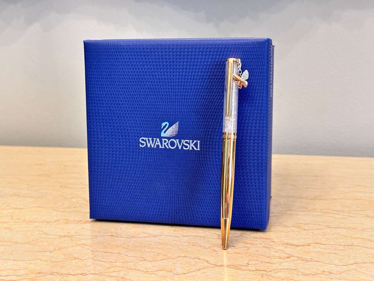 Exquisite SWAROVSKI Limited Edition 2018 Pen with Hanging Butterfly