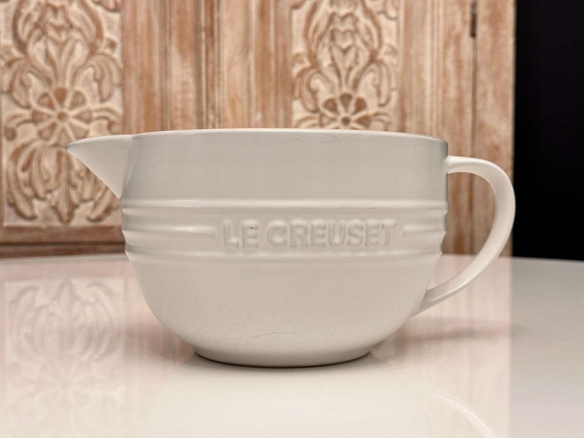 Le Creuset Large Stoneware Mixing / Pouring Bowl