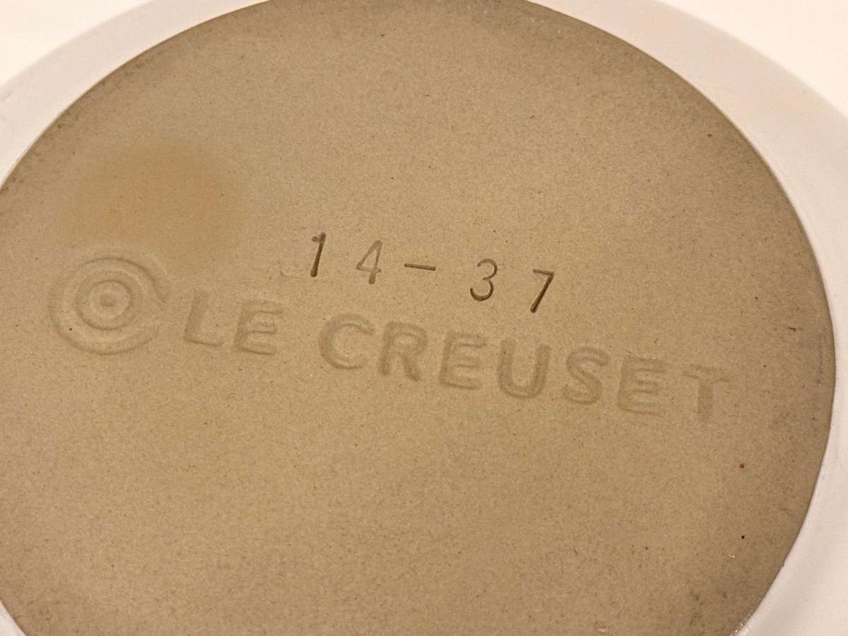 Le Creuset Large Stoneware Mixing / Pouring Bowl