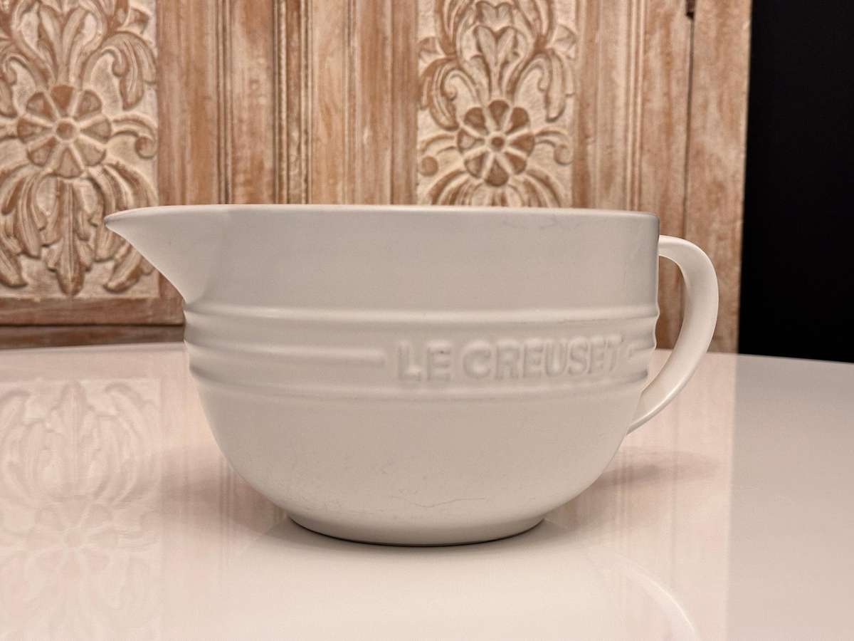 Le Creuset Large Stoneware Mixing / Pouring Bowl