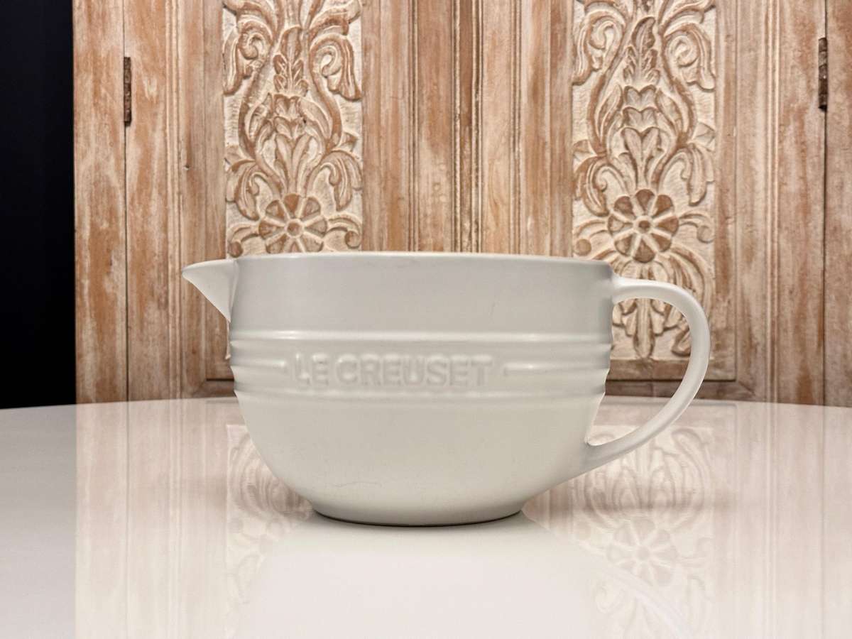 Le Creuset Large Stoneware Mixing / Pouring Bowl